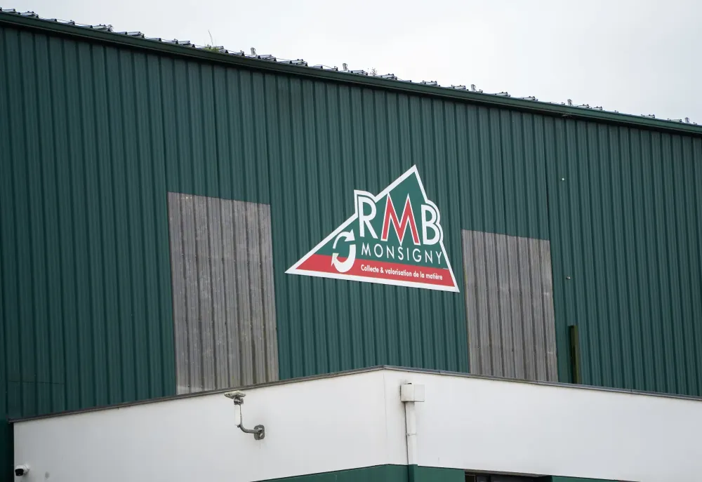 Facade_Bâtiment_Logo_RMB