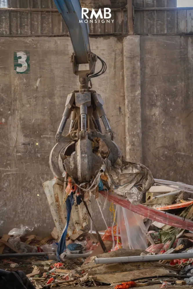 Grappin_Déchet_DIB_Centre_De_Tri_RMB