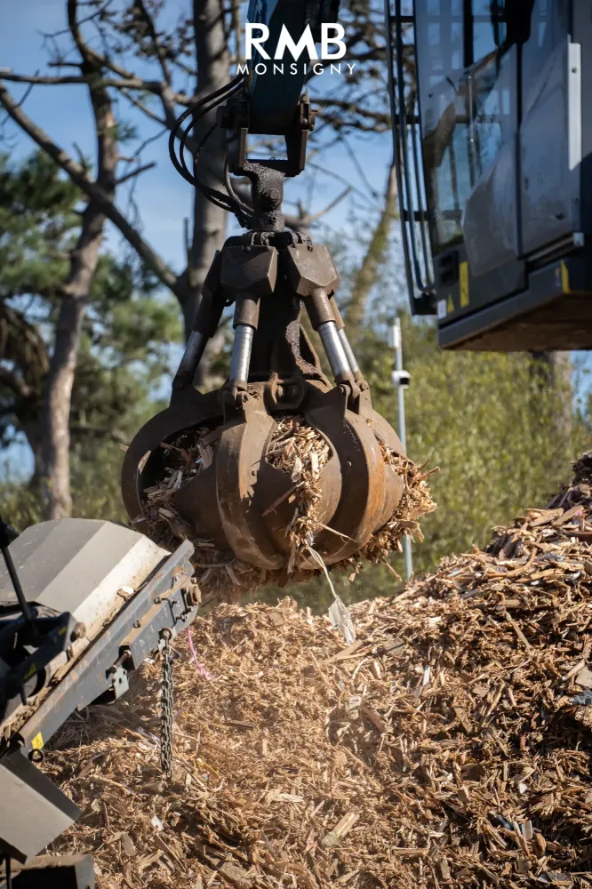 Grappin_Copeaux_Bois_Grue_Fuchs_RMB